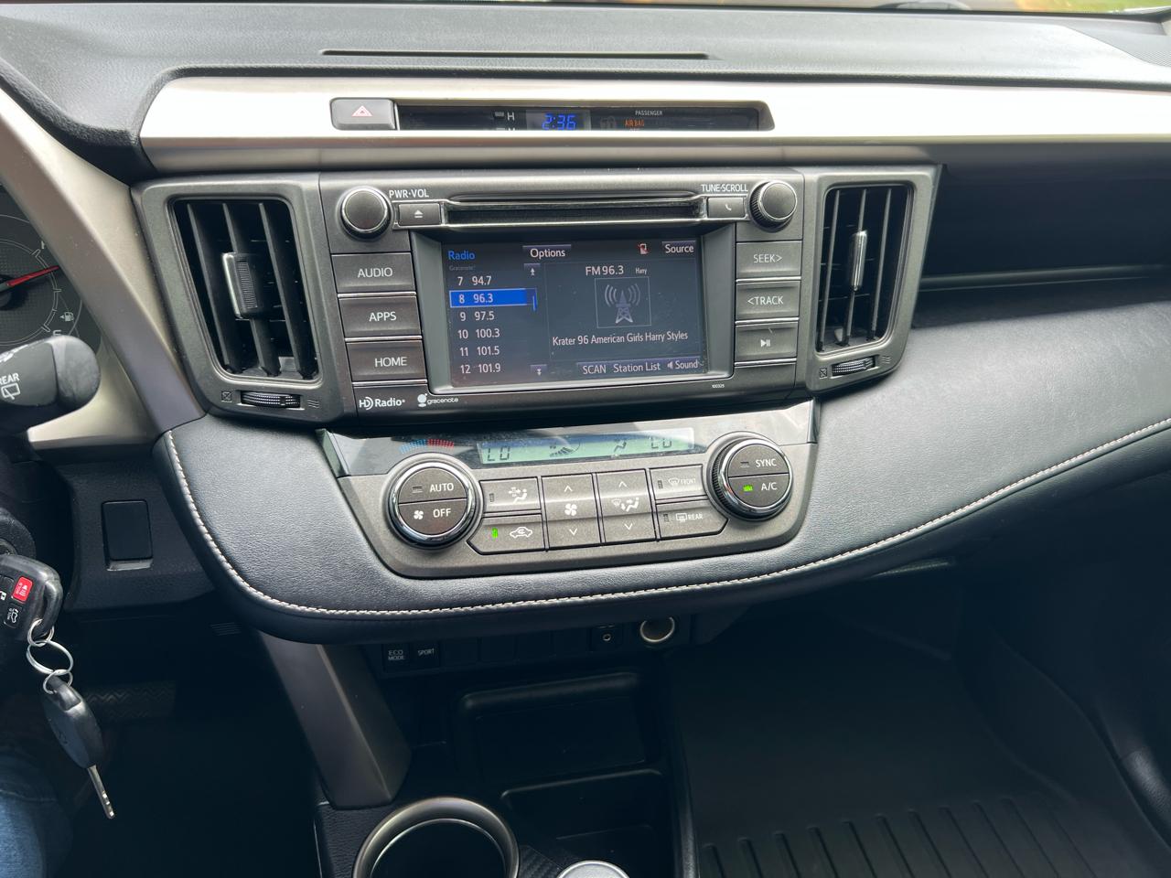 Toyota RAV4 XLE FWD 2015