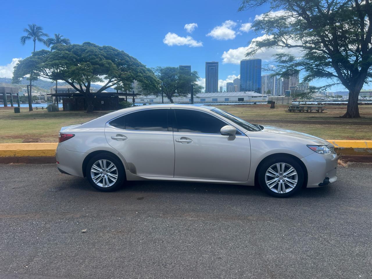 Lexus ES 350 Sedan 2014