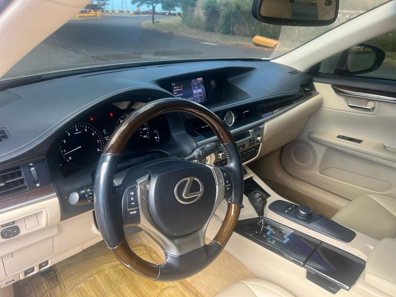 Lexus ES 350 Sedan 2014