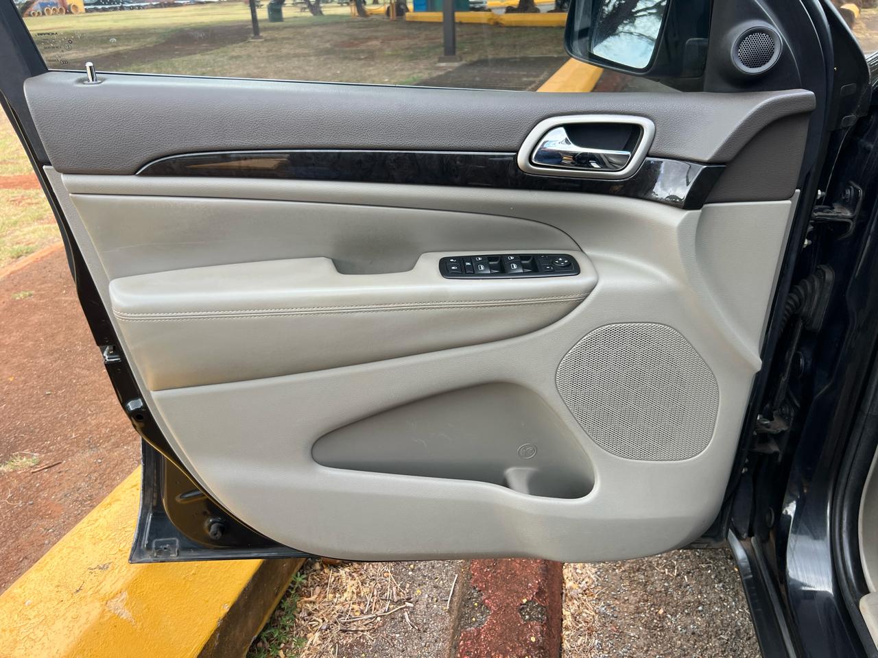 Jeep Grand Cherokee Laredo 4WD 2011