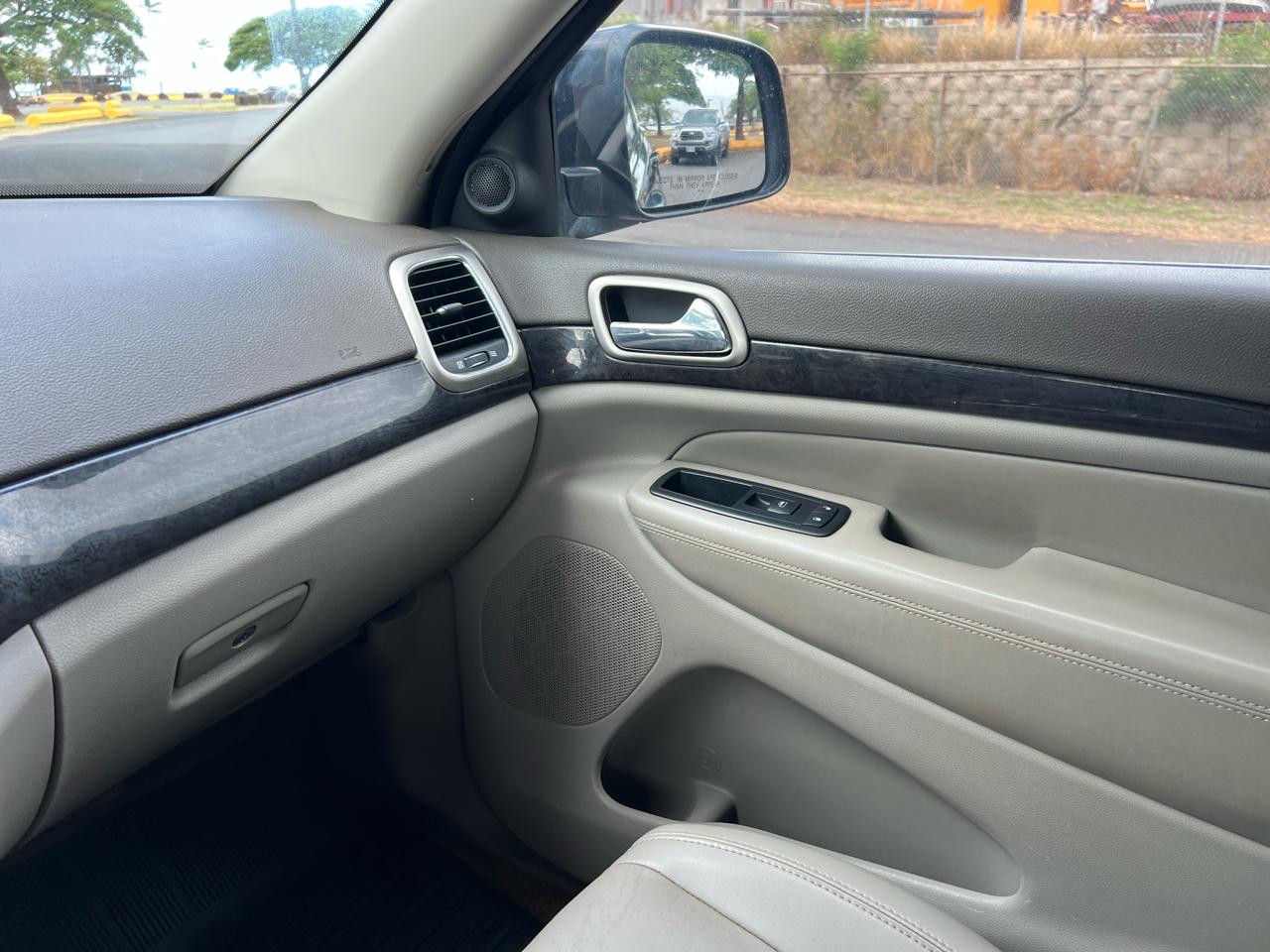 Jeep Grand Cherokee Laredo 4WD 2011