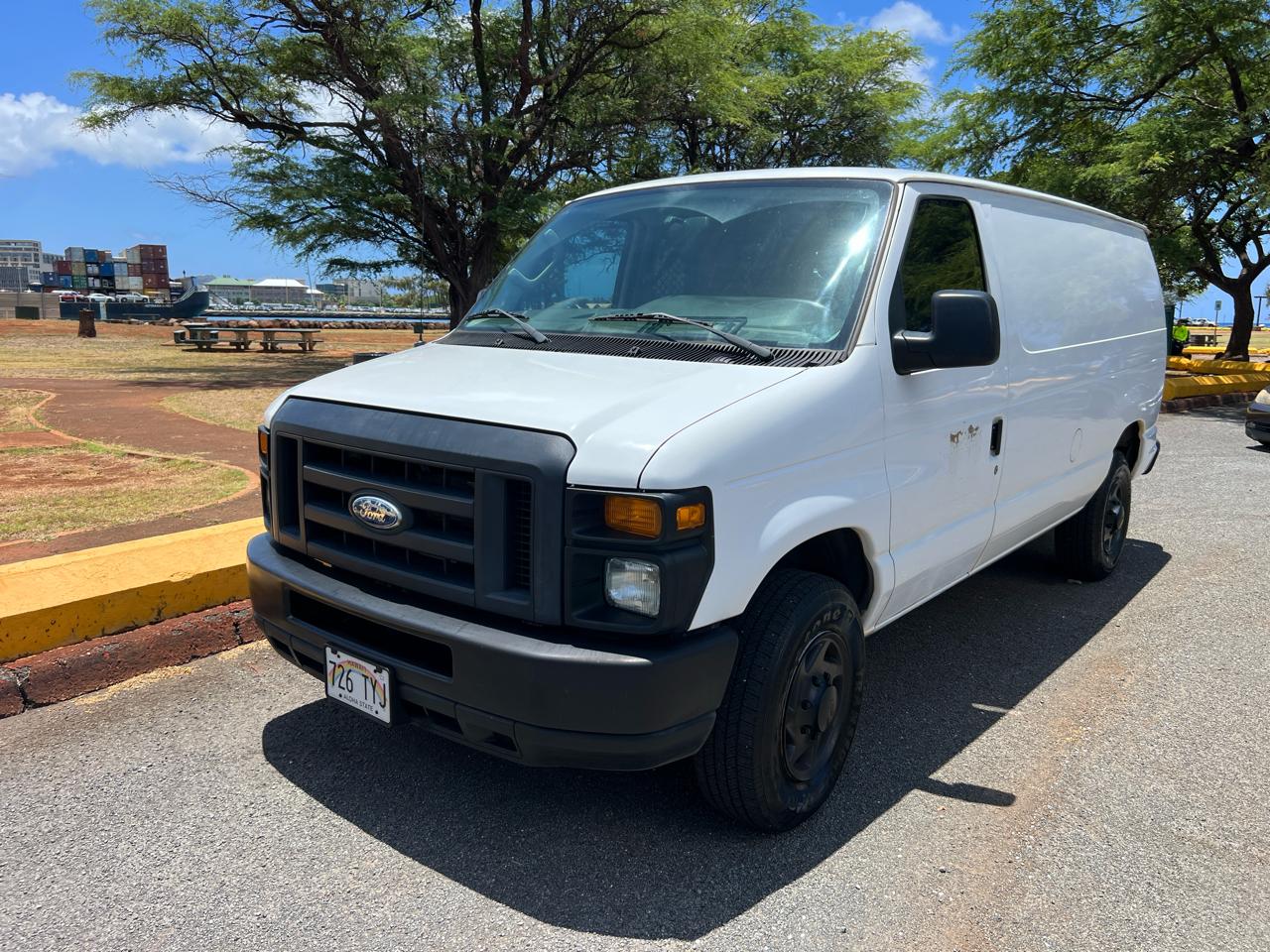 Ford Econoline E-350 Super Duty 2014