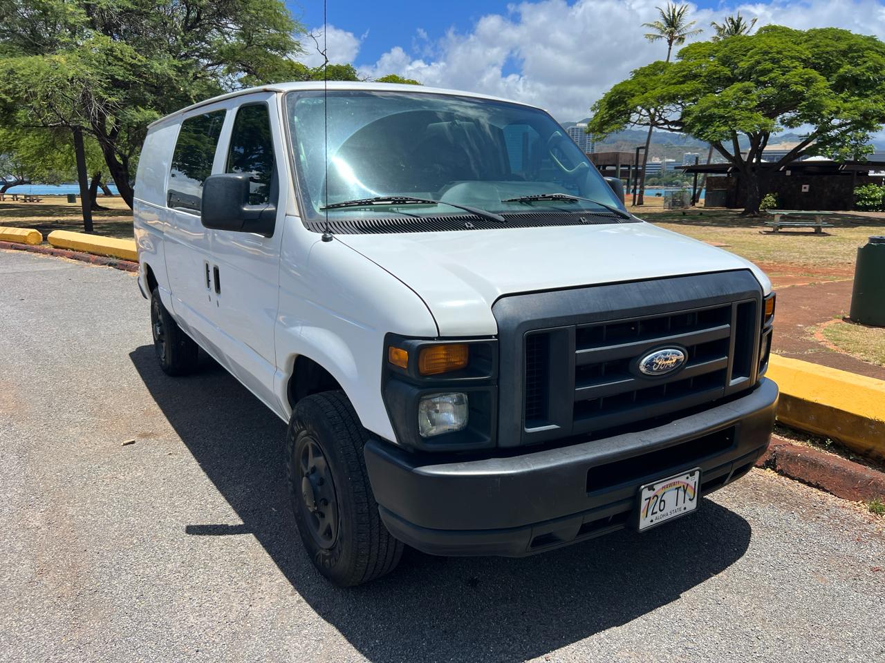 Ford Econoline E-350 Super Duty 2014