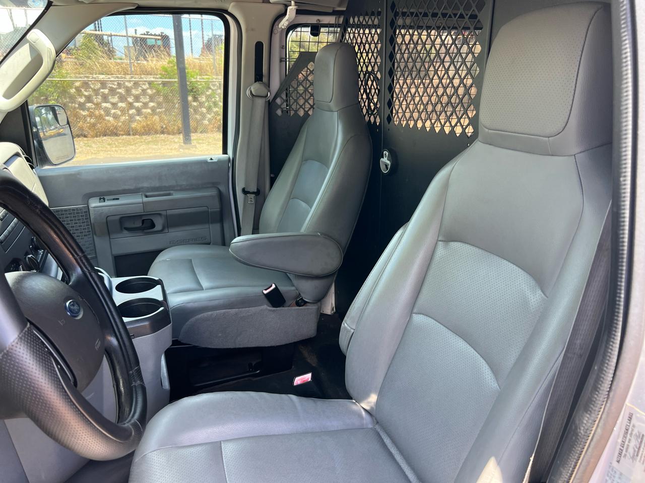 Ford Econoline E-350 Super Duty 2014