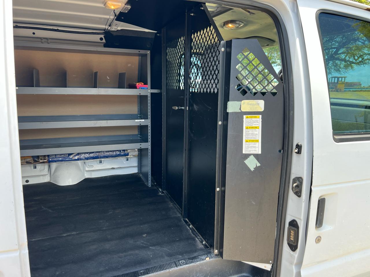 Ford Econoline E-350 Super Duty 2014