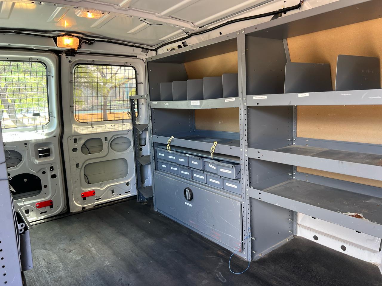 Ford Econoline E-350 Super Duty 2014