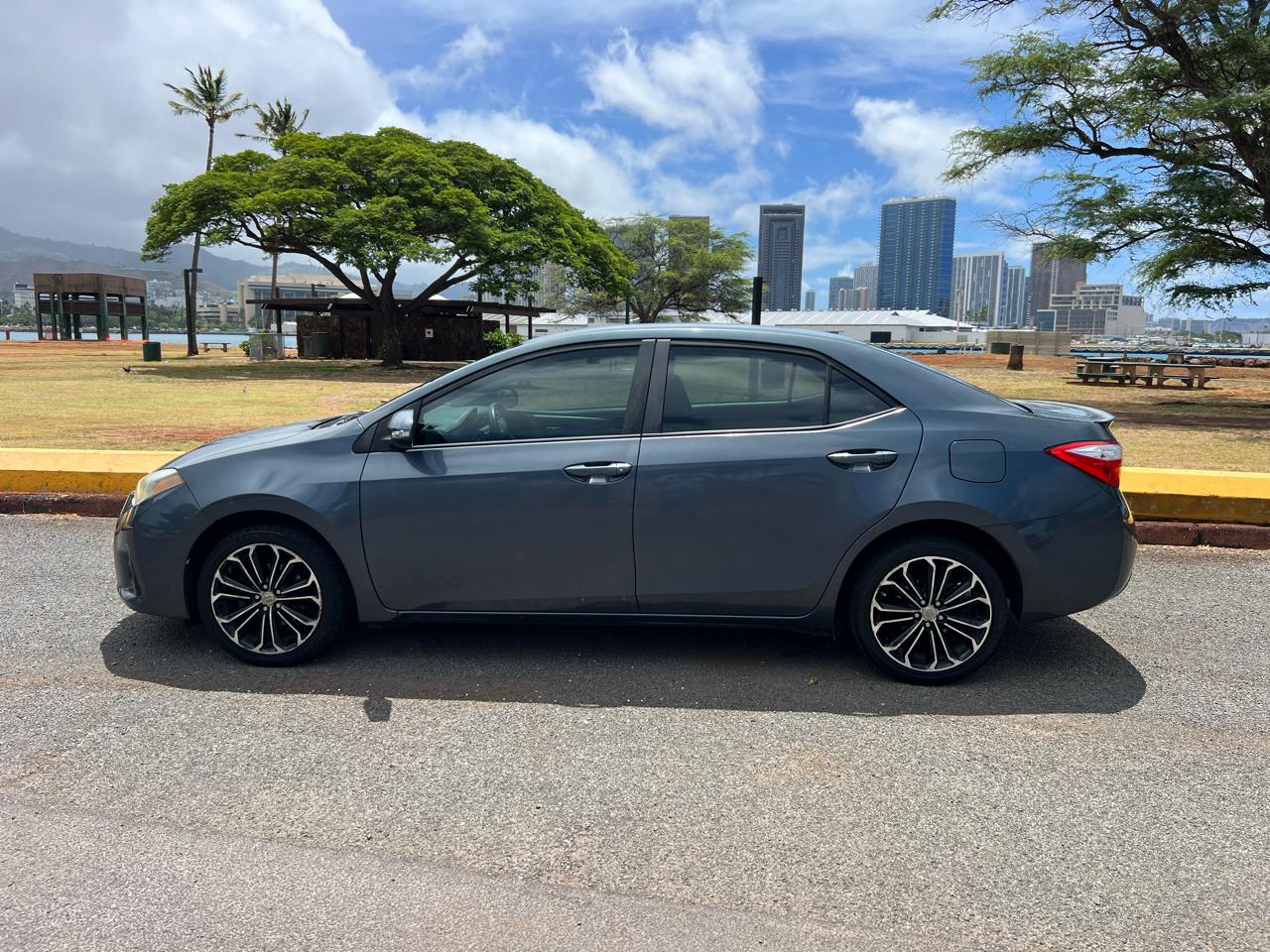 Toyota Corolla S Premium CVT 2015