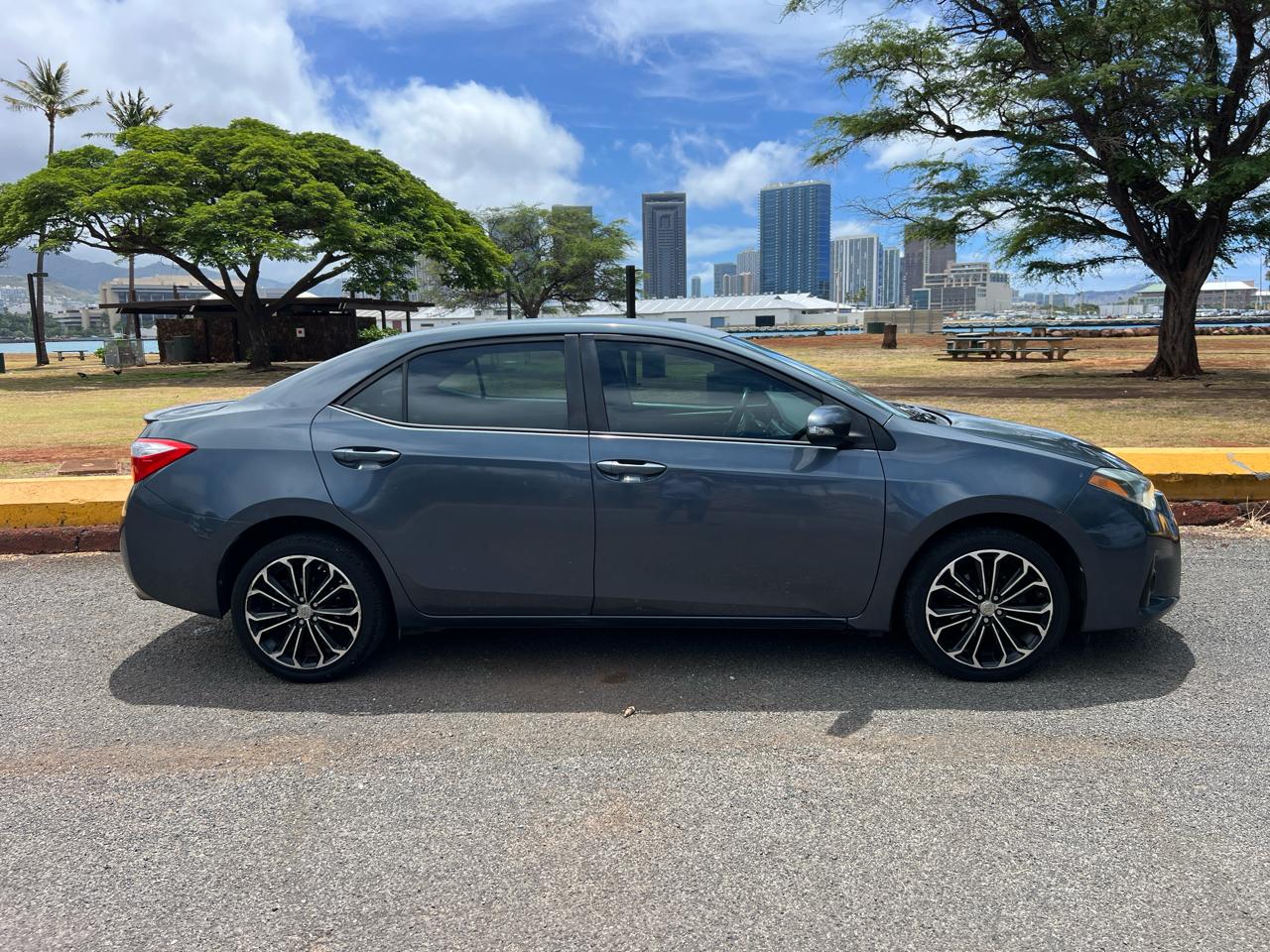 Toyota Corolla S Premium CVT 2015