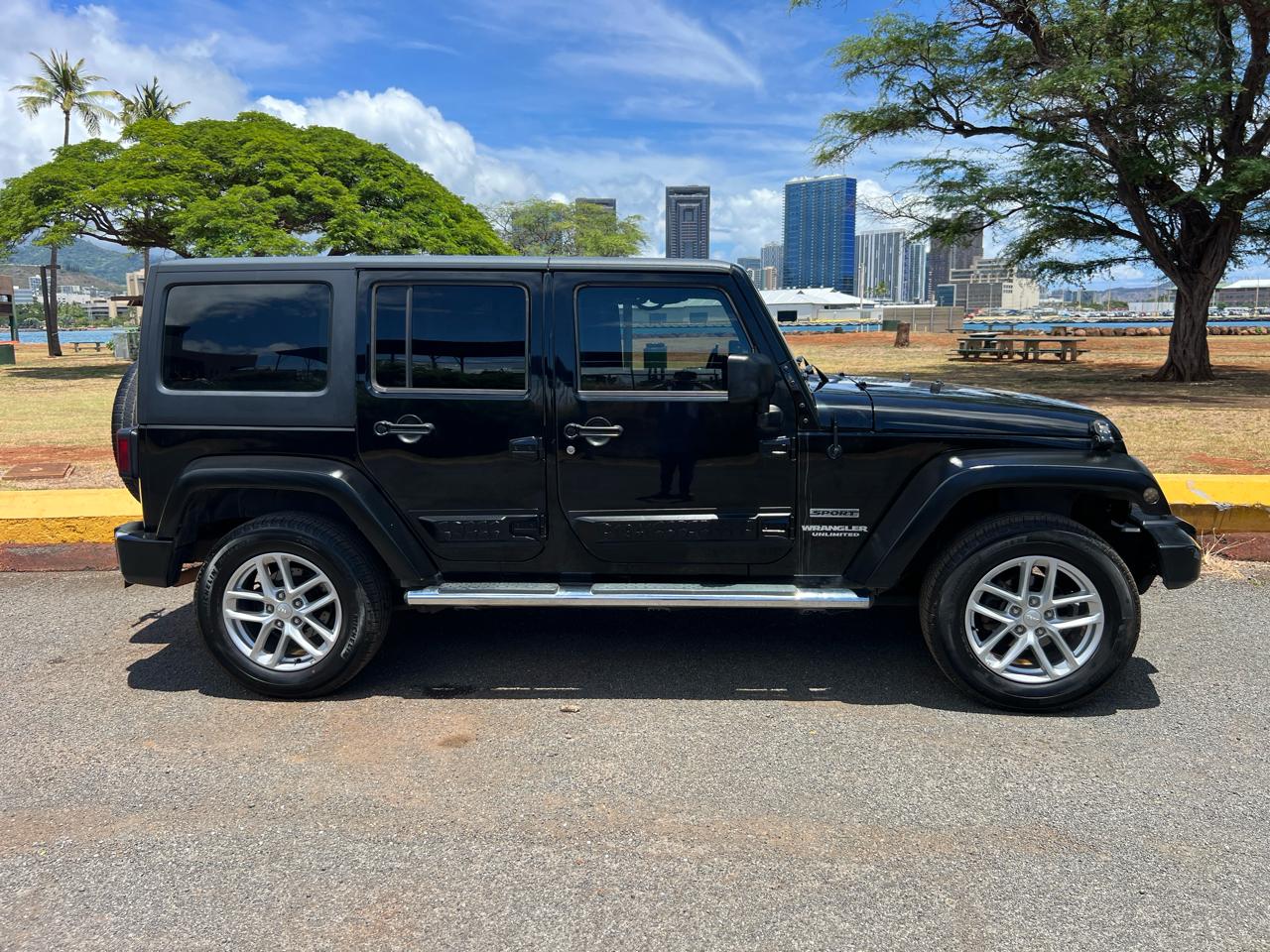 Jeep Wrangler Unlimited Sport 4WD 2011