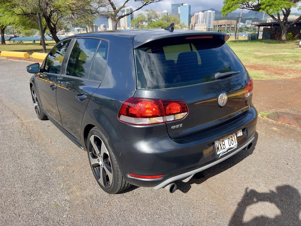 Volkswagen GTI 4dr HB DSG Autobahn 2011