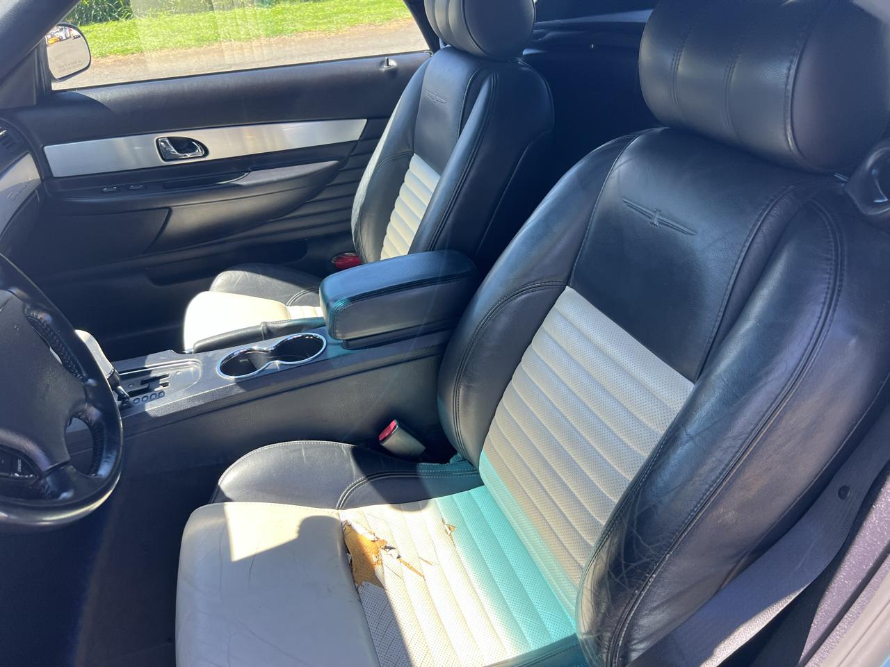 Ford Thunderbird Premium with removable top 2003