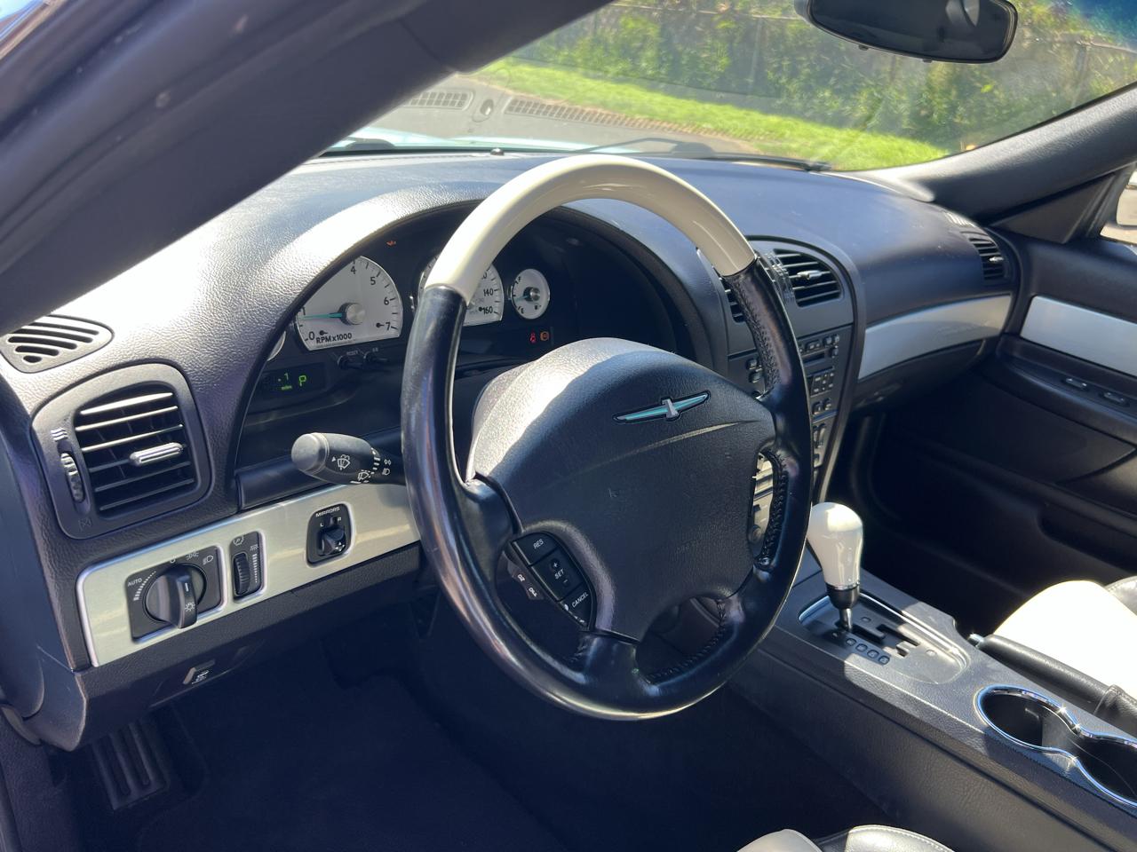 Ford Thunderbird Premium with removable top 2003