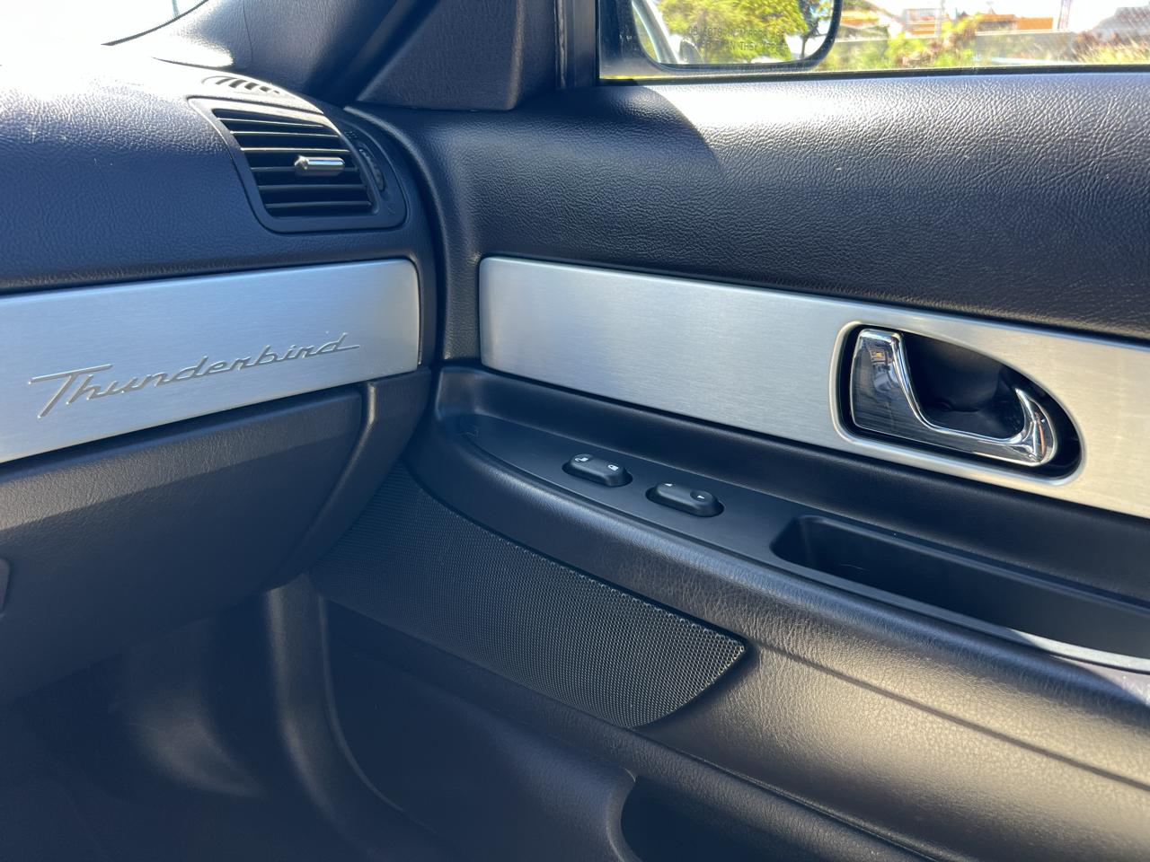 Ford Thunderbird Premium with removable top 2003