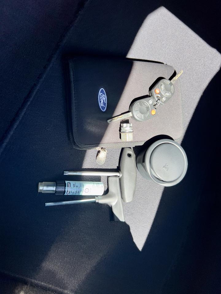 Ford Thunderbird Premium with removable top 2003