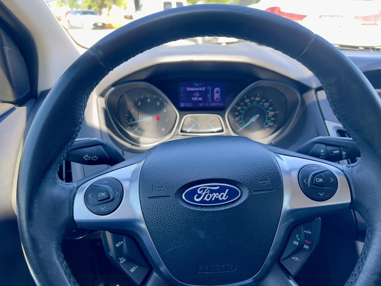 Ford Focus SE 2012