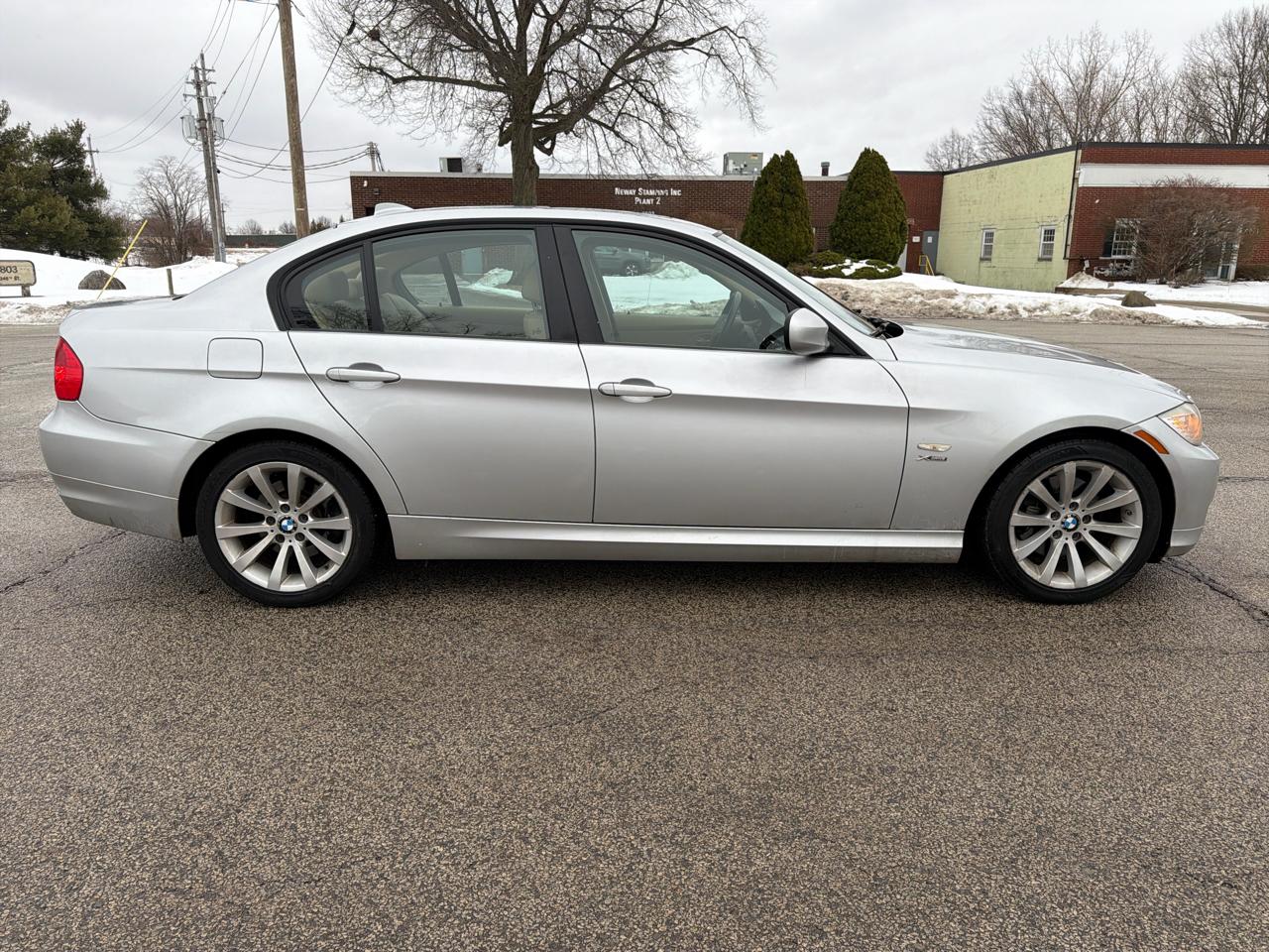 BMW 3-Series 328i xDrive SA 2011