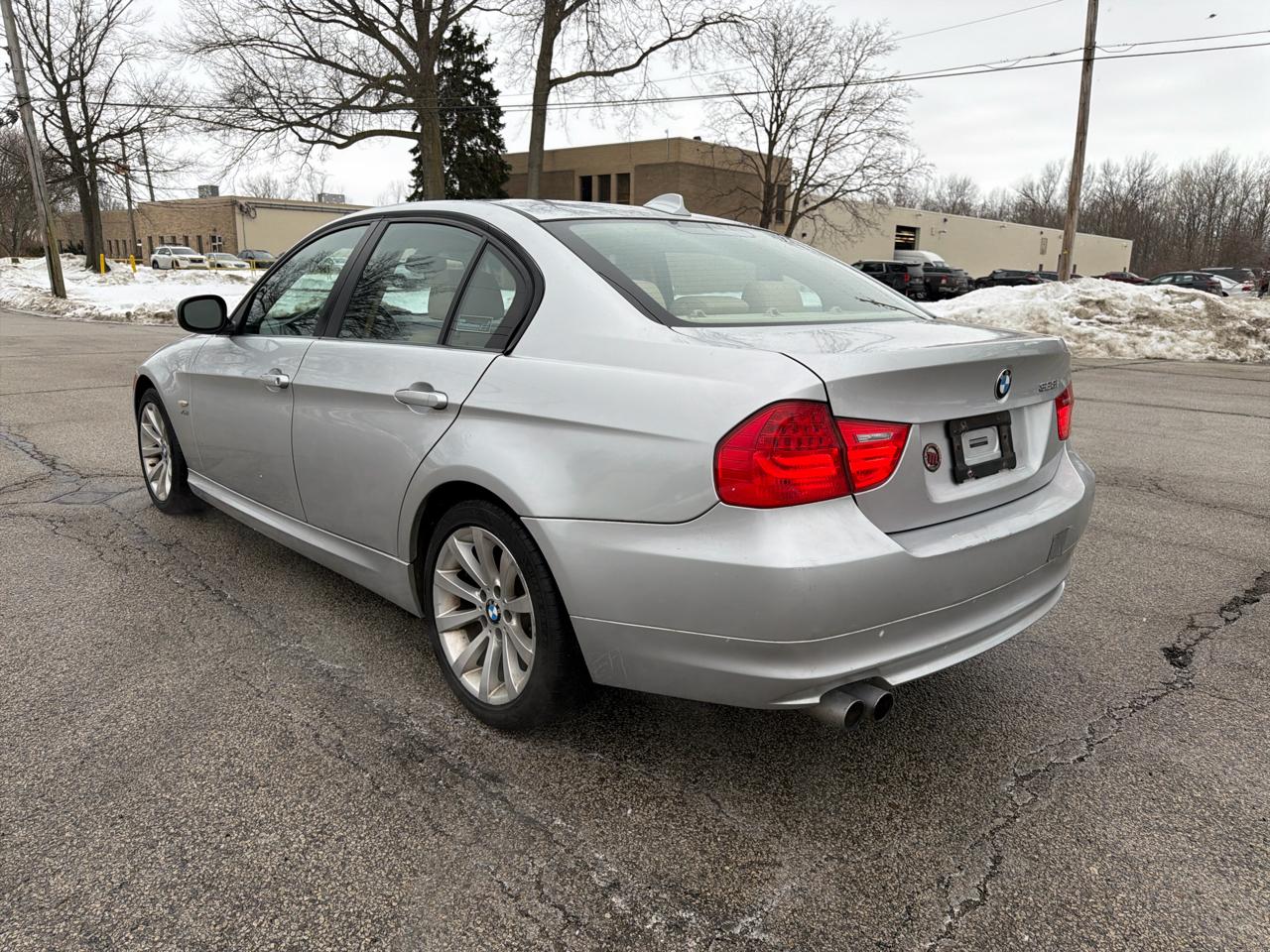 BMW 3-Series 328i xDrive SA 2011