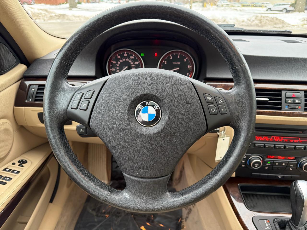 BMW 3-Series 328i xDrive SA 2011