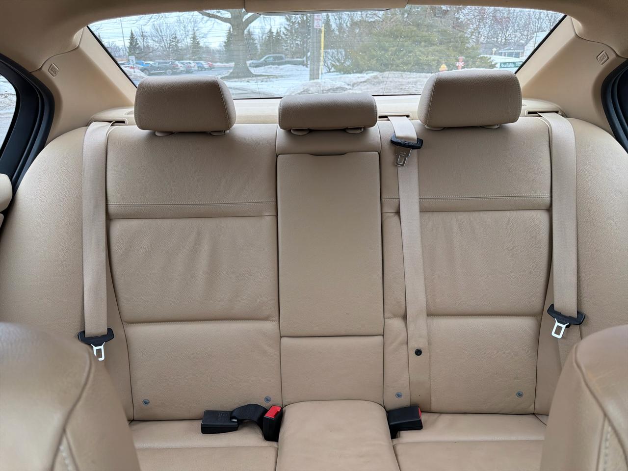 BMW 3-Series 328i xDrive SA 2011