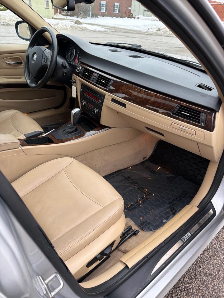 BMW 3-Series 328i xDrive SA 2011