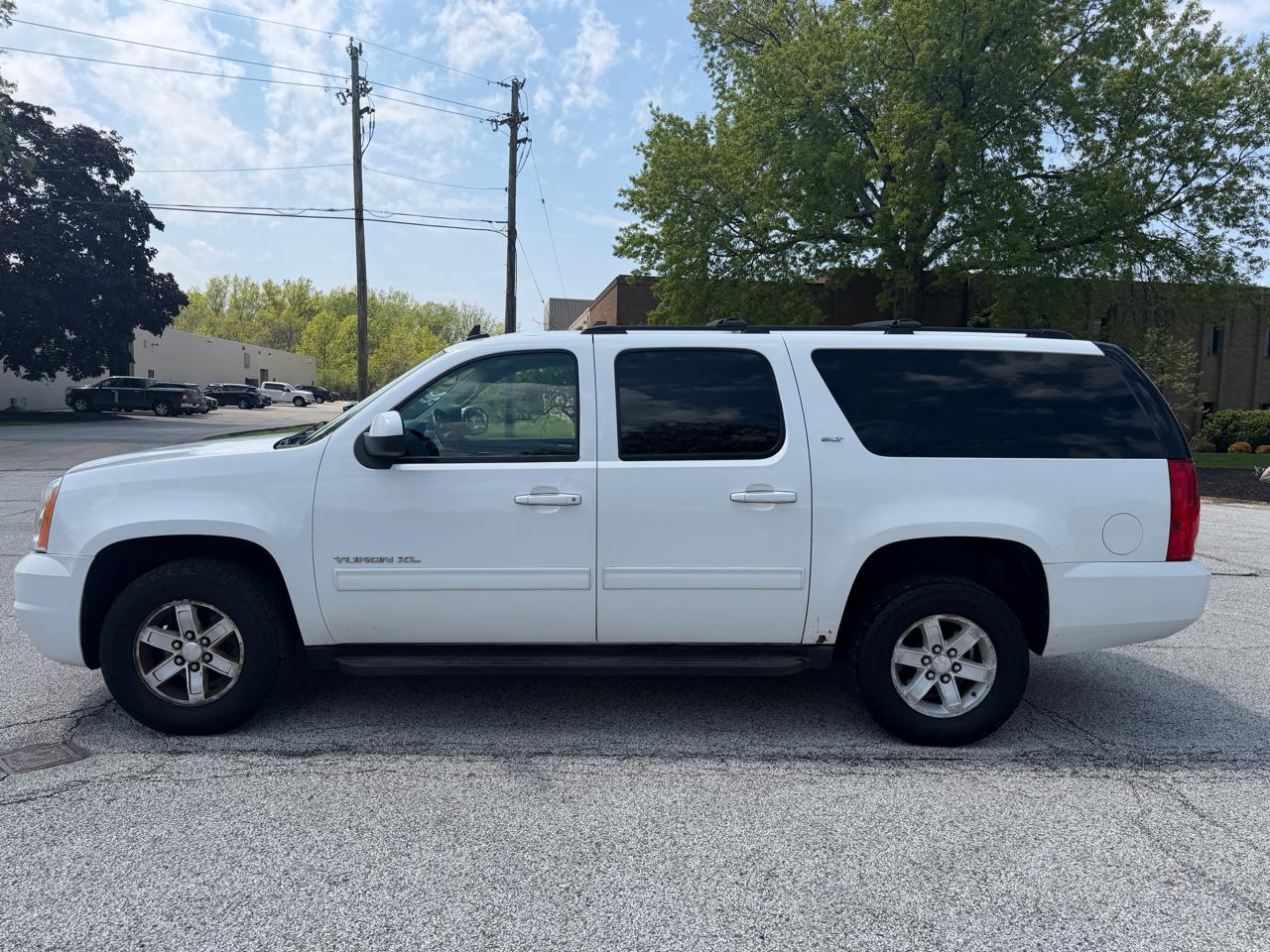 GMC Yukon XL SLT 1/2 Ton 4WD 2013