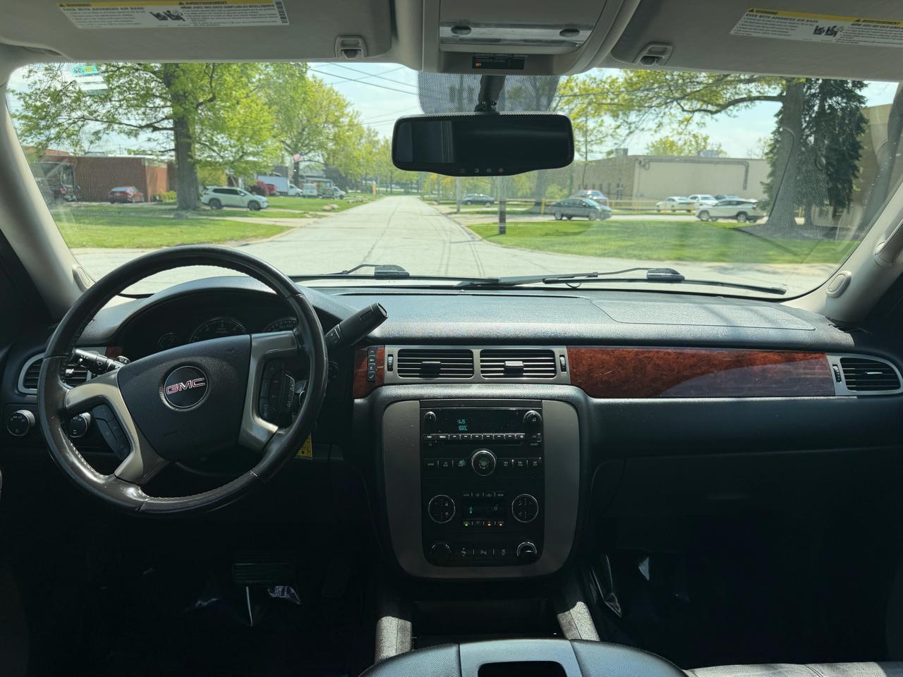GMC Yukon XL SLT 1/2 Ton 4WD 2013