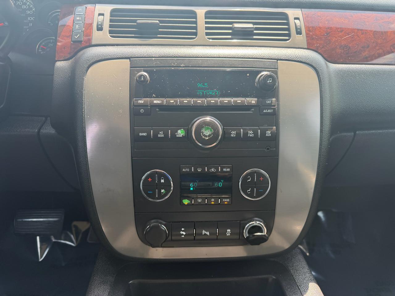 GMC Yukon XL SLT 1/2 Ton 4WD 2013