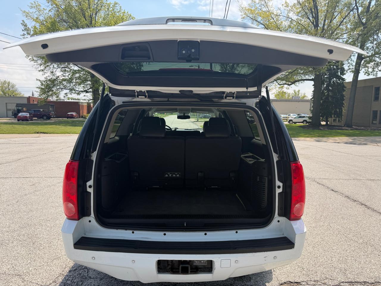 GMC Yukon XL SLT 1/2 Ton 4WD 2013