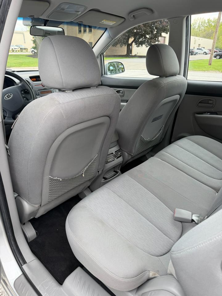 Kia Rondo LX V6 2008