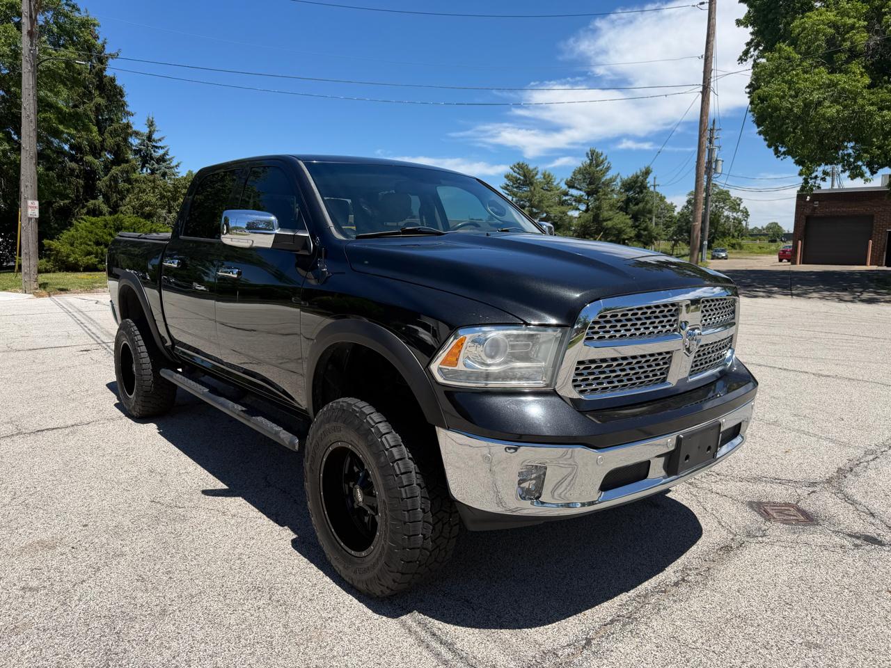 RAM 1500 Laramie Crew Cab SWB 4WD 2015