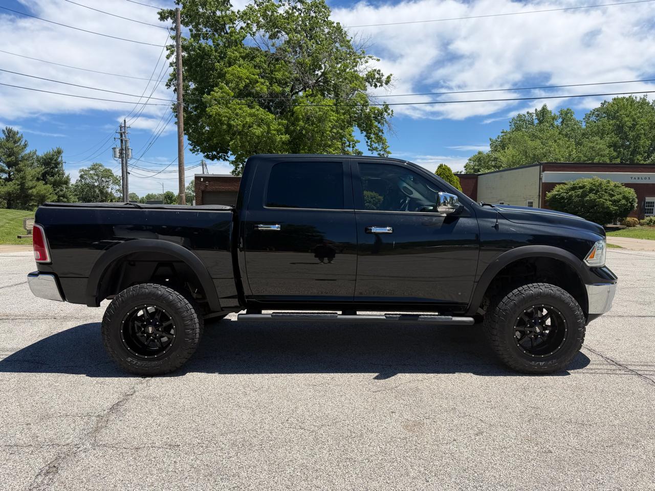 RAM 1500 Laramie Crew Cab SWB 4WD 2015