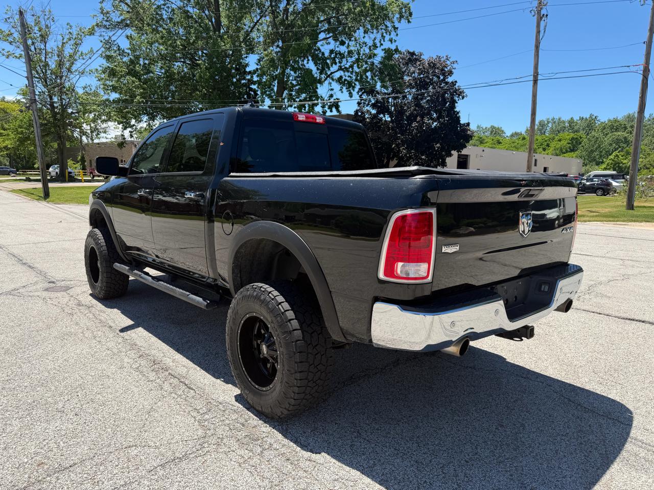 RAM 1500 Laramie Crew Cab SWB 4WD 2015