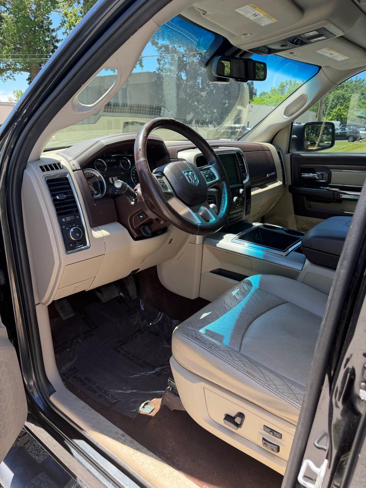 RAM 1500 Laramie Crew Cab SWB 4WD 2015