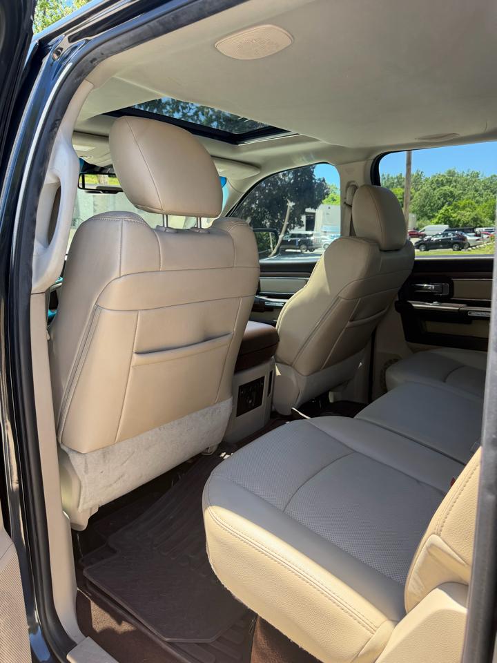 RAM 1500 Laramie Crew Cab SWB 4WD 2015