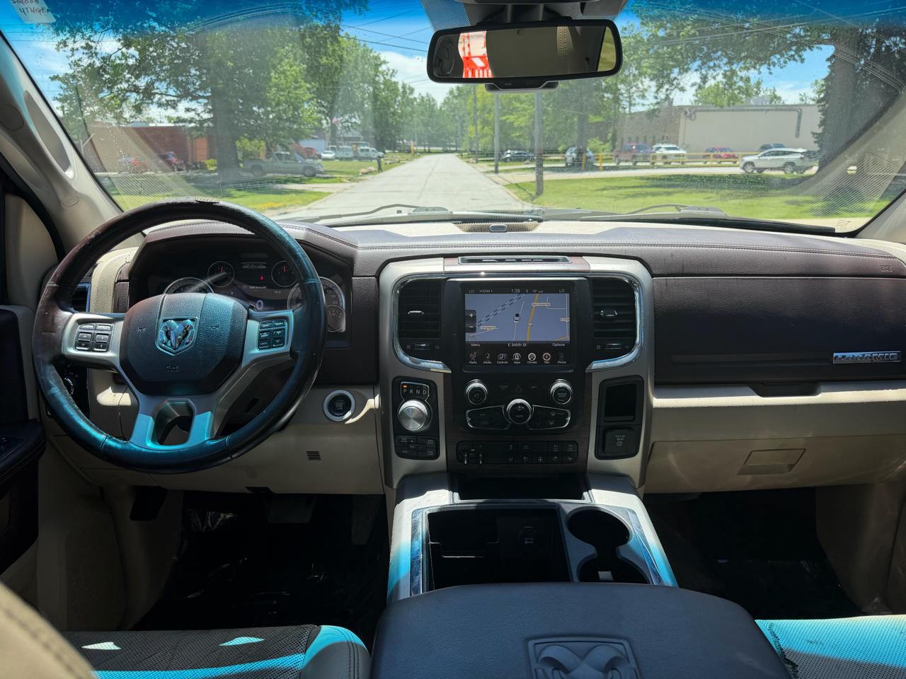 RAM 1500 Laramie Crew Cab SWB 4WD 2015