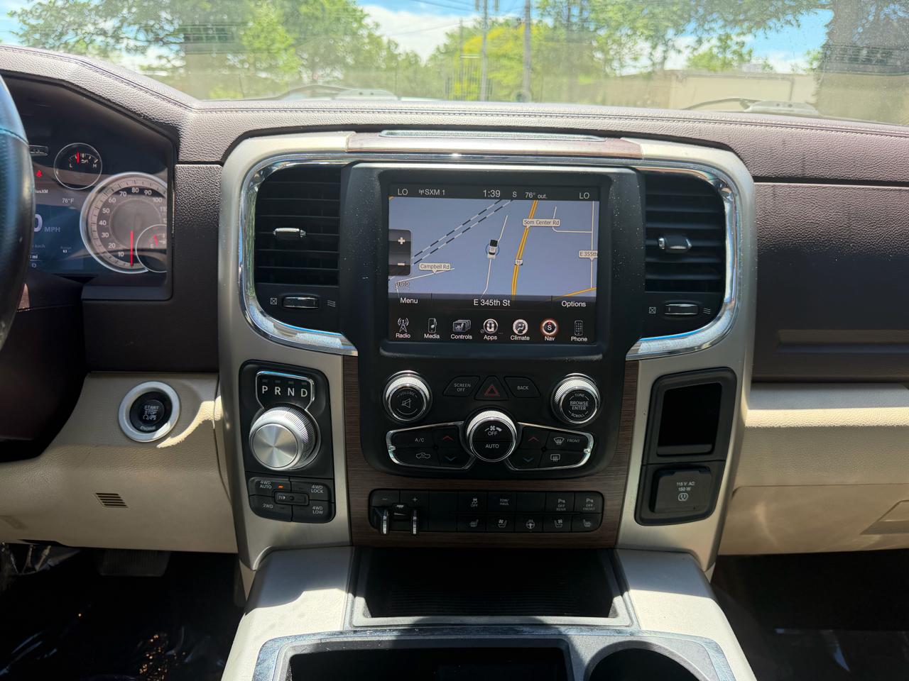 RAM 1500 Laramie Crew Cab SWB 4WD 2015