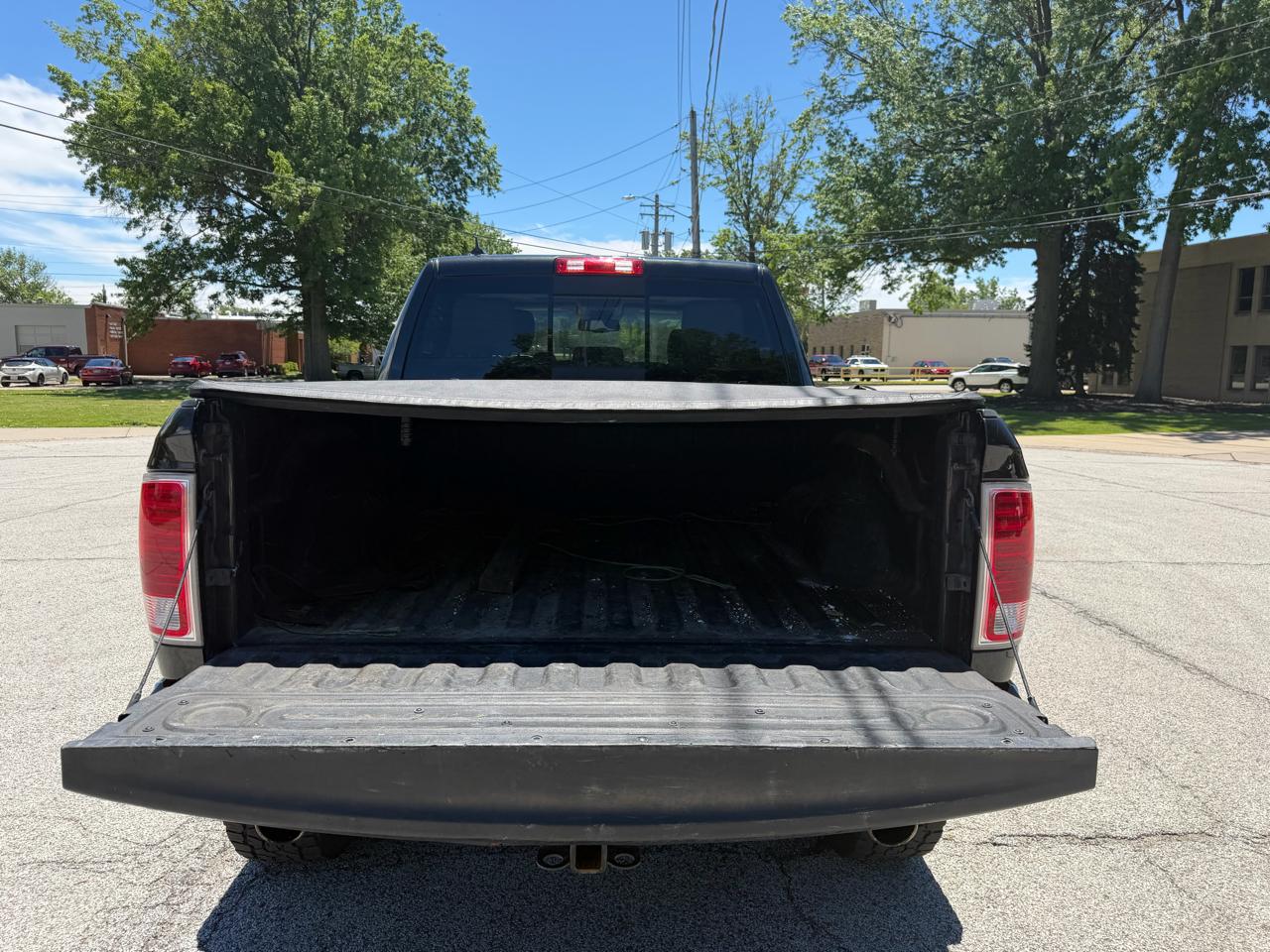 RAM 1500 Laramie Crew Cab SWB 4WD 2015