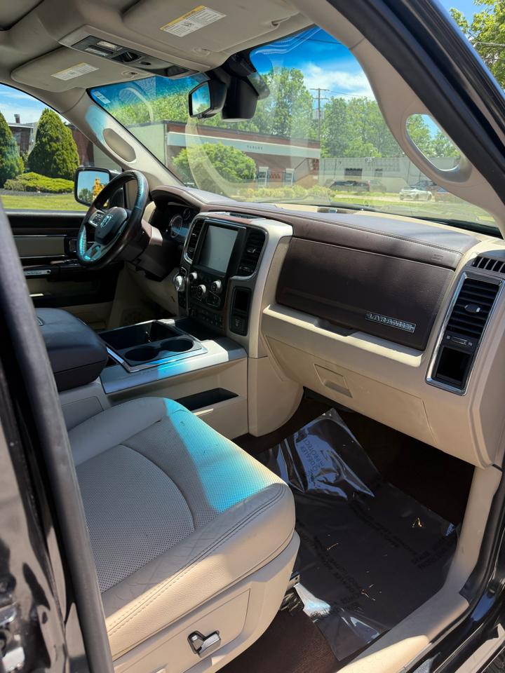 RAM 1500 Laramie Crew Cab SWB 4WD 2015