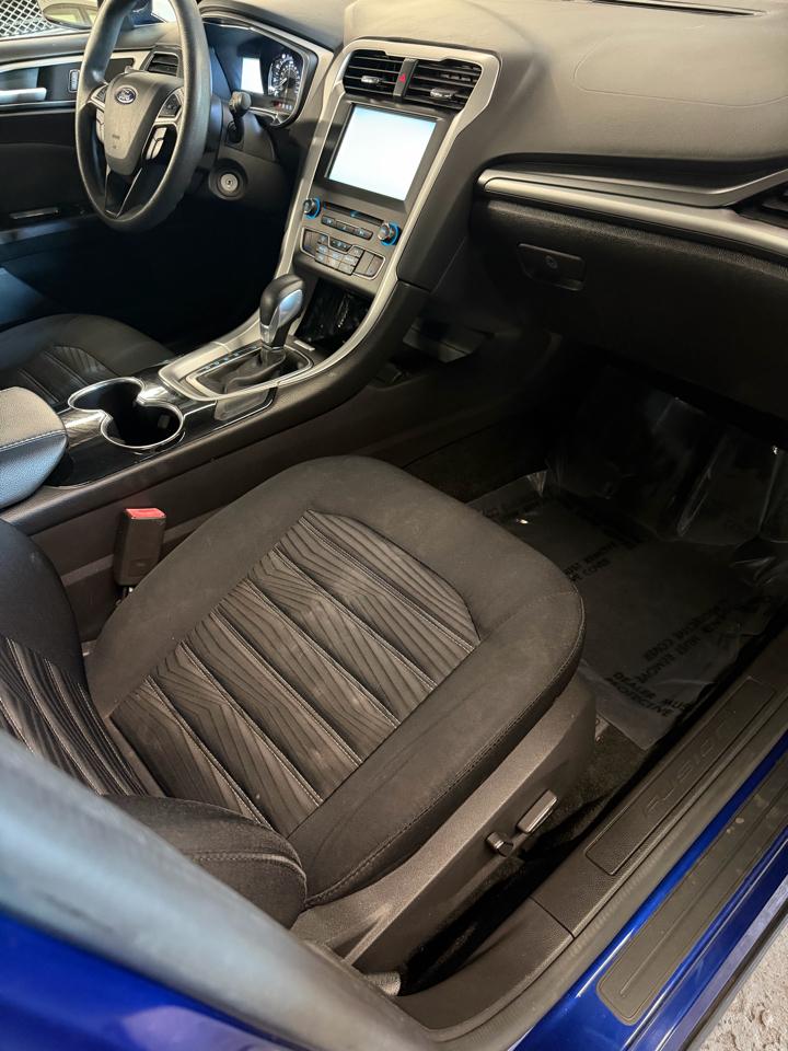 Ford Fusion SE 2016