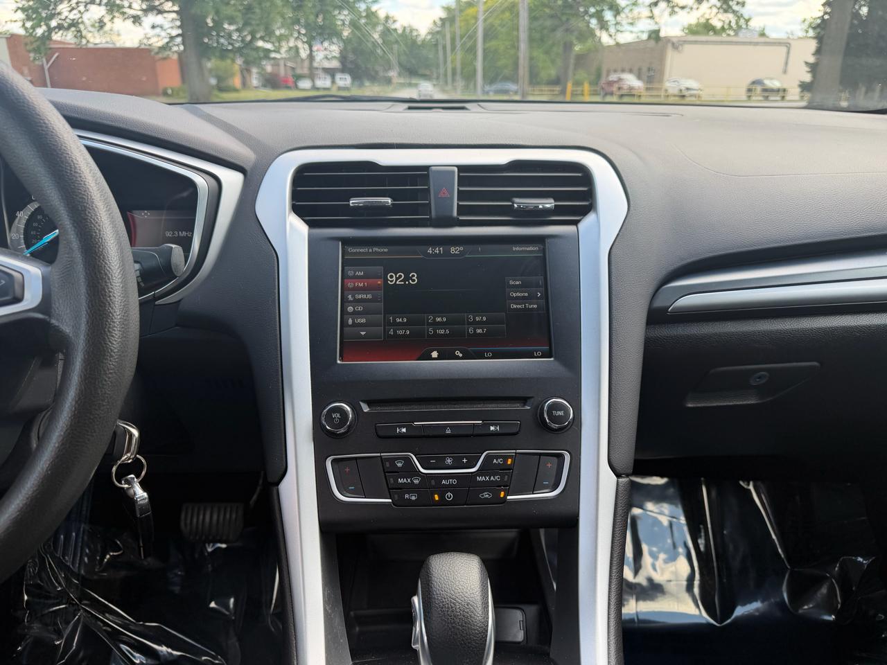 Ford Fusion SE 2016