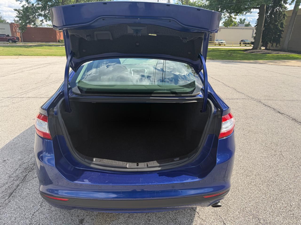 Ford Fusion SE 2016