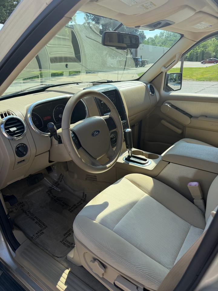 Ford Explorer XLT 4.6L 4WD 2007