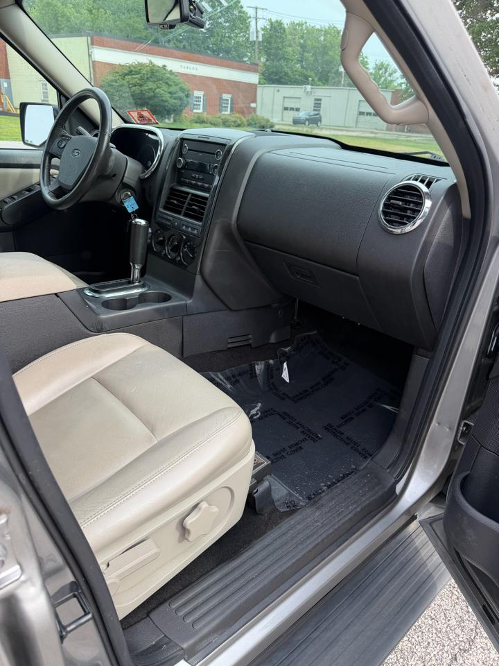 Ford Explorer XLT 4.0L 4WD 2008