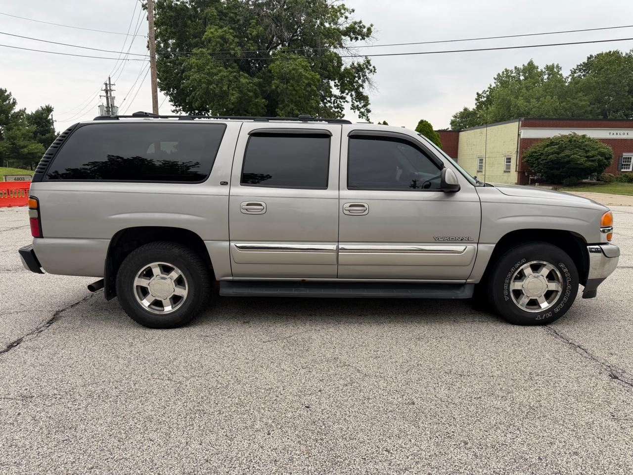 GMC Yukon XL SL 1500 2WD 2006