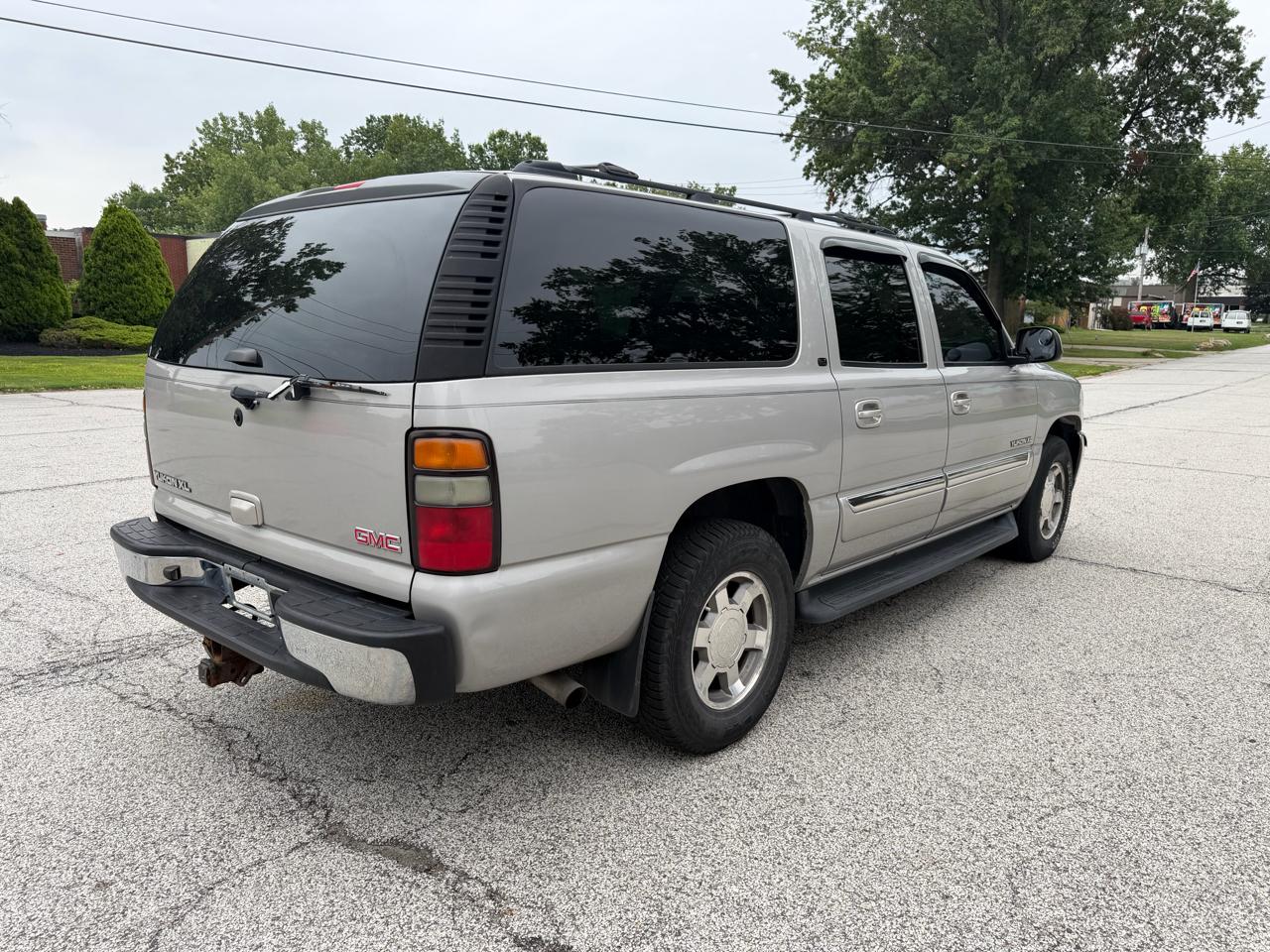 GMC Yukon XL SL 1500 2WD 2006