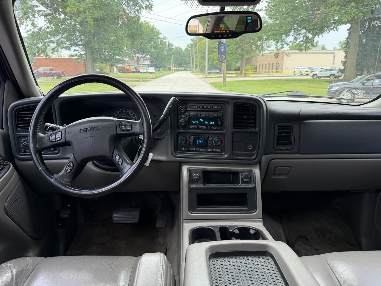 GMC Yukon XL SL 1500 2WD 2006