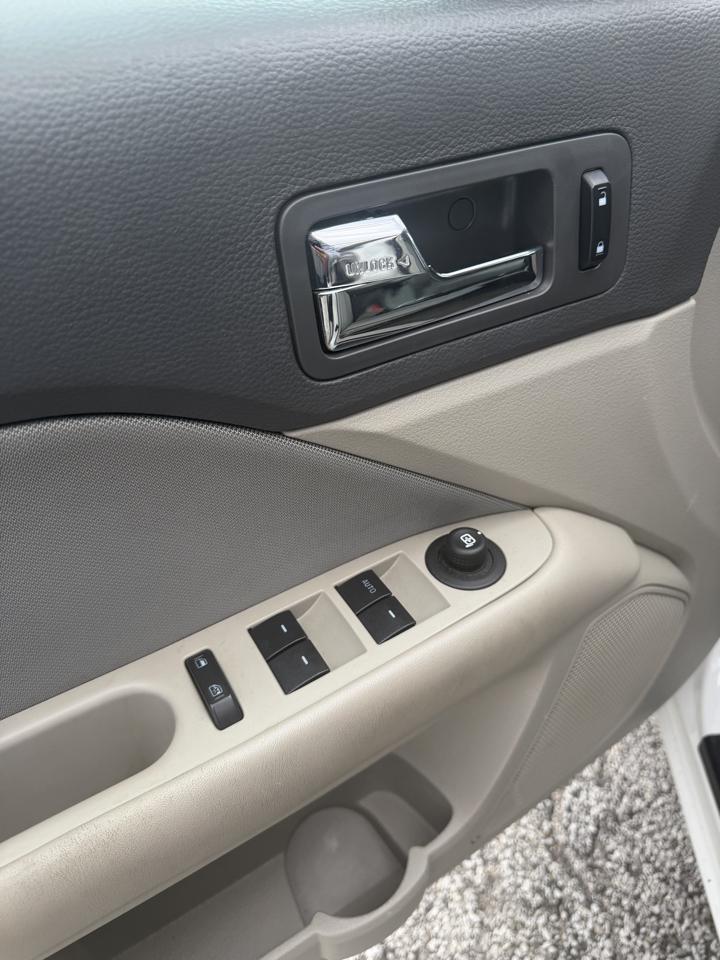 Ford Fusion SE 2012