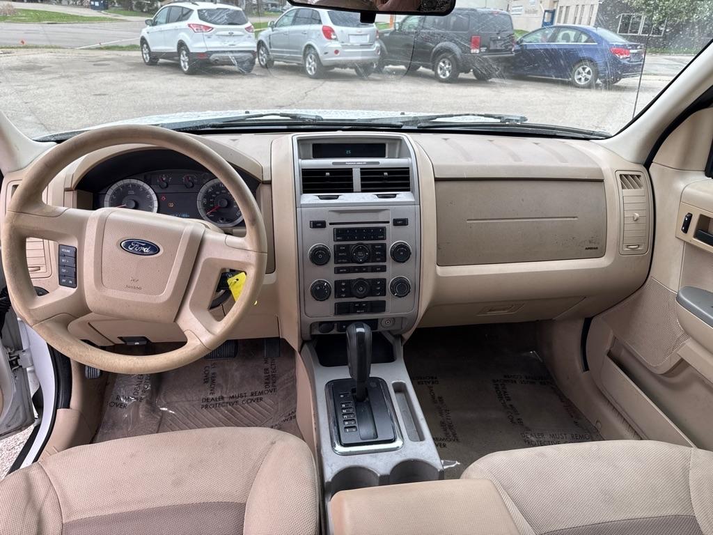 Ford Escape XLT 2WD I4 2008