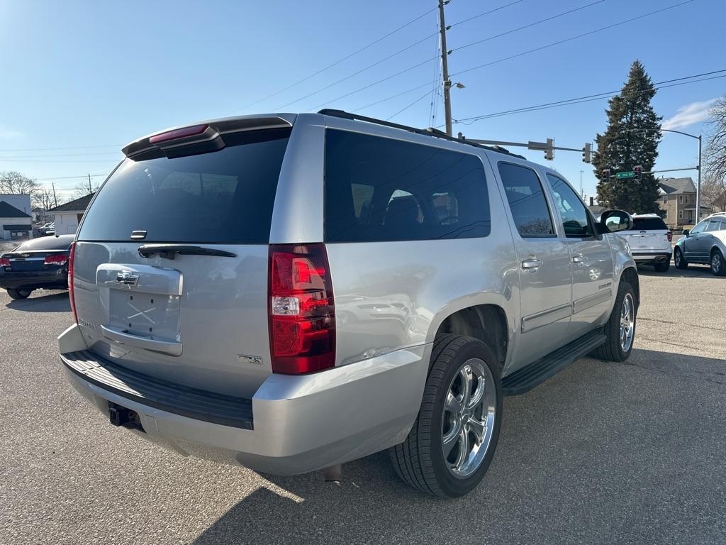 Chevrolet Suburban LS 1500 4WD 2011