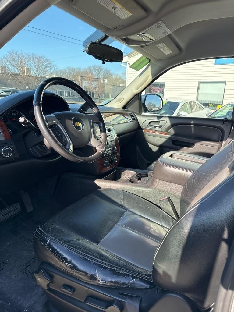 Chevrolet Suburban LS 1500 4WD 2011